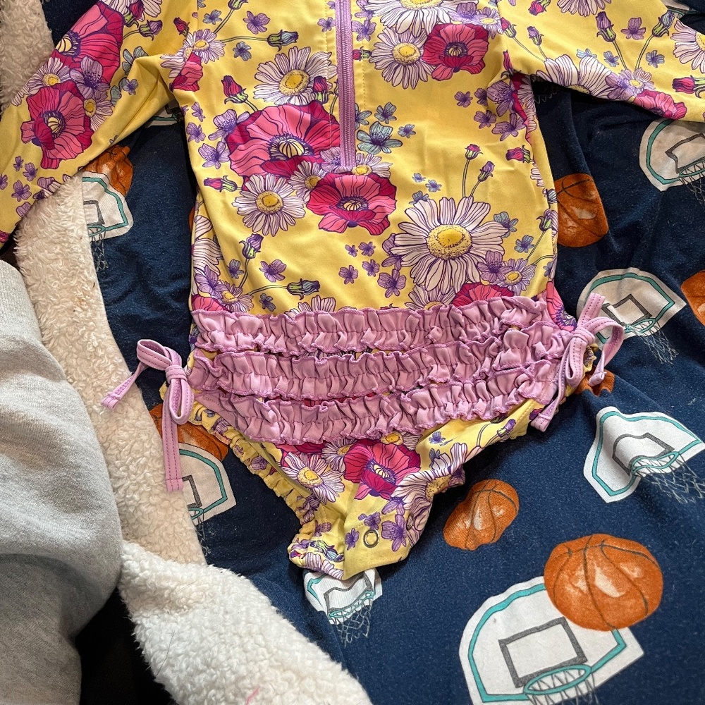B 3 Ruffle Butts Rash Guard - Picture 2 of 6